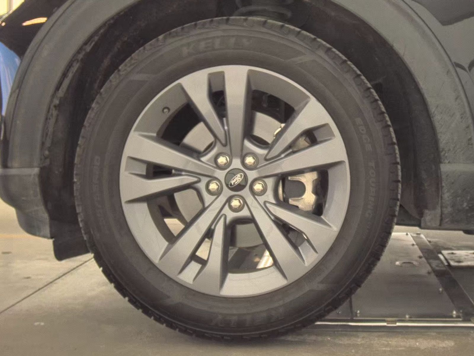 FORD EXPLORER - 10