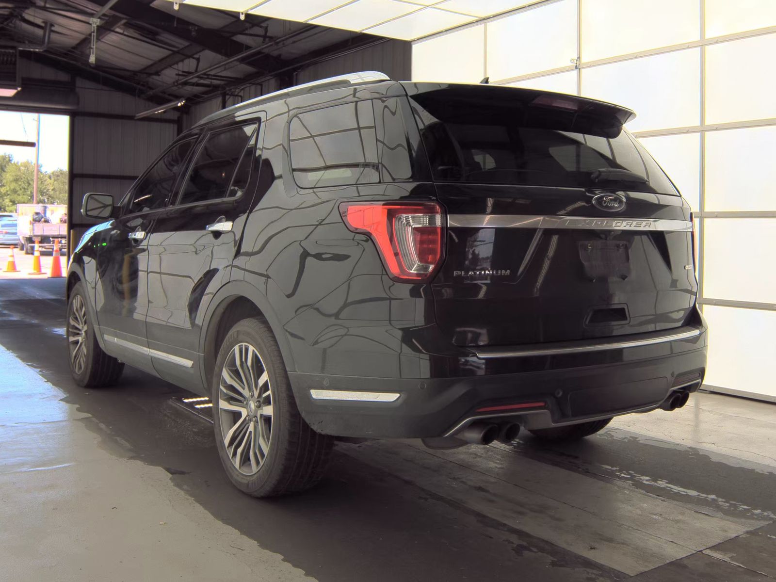 FORD EXPLORER - 9