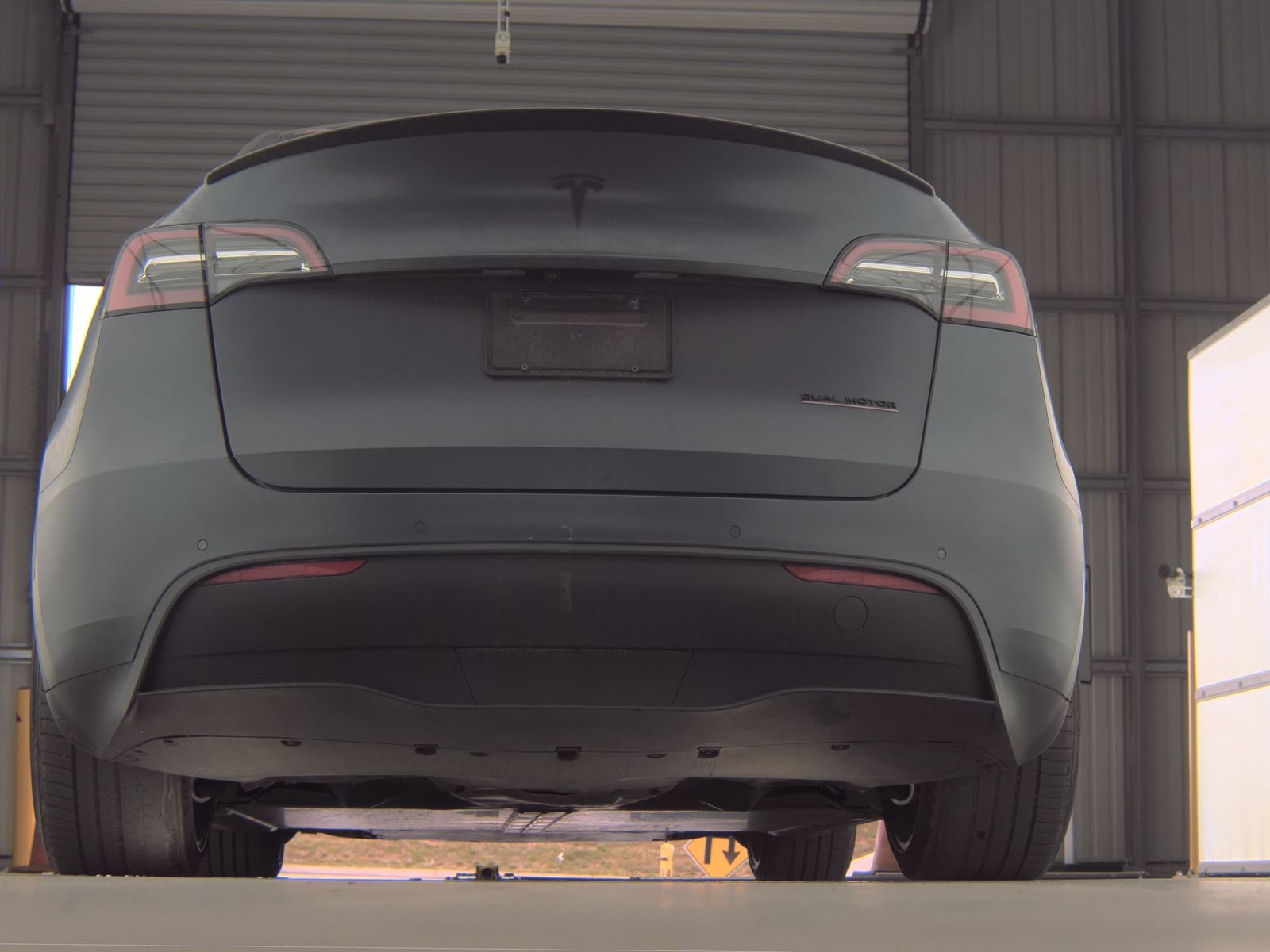 TESLA MODEL Y - 8
