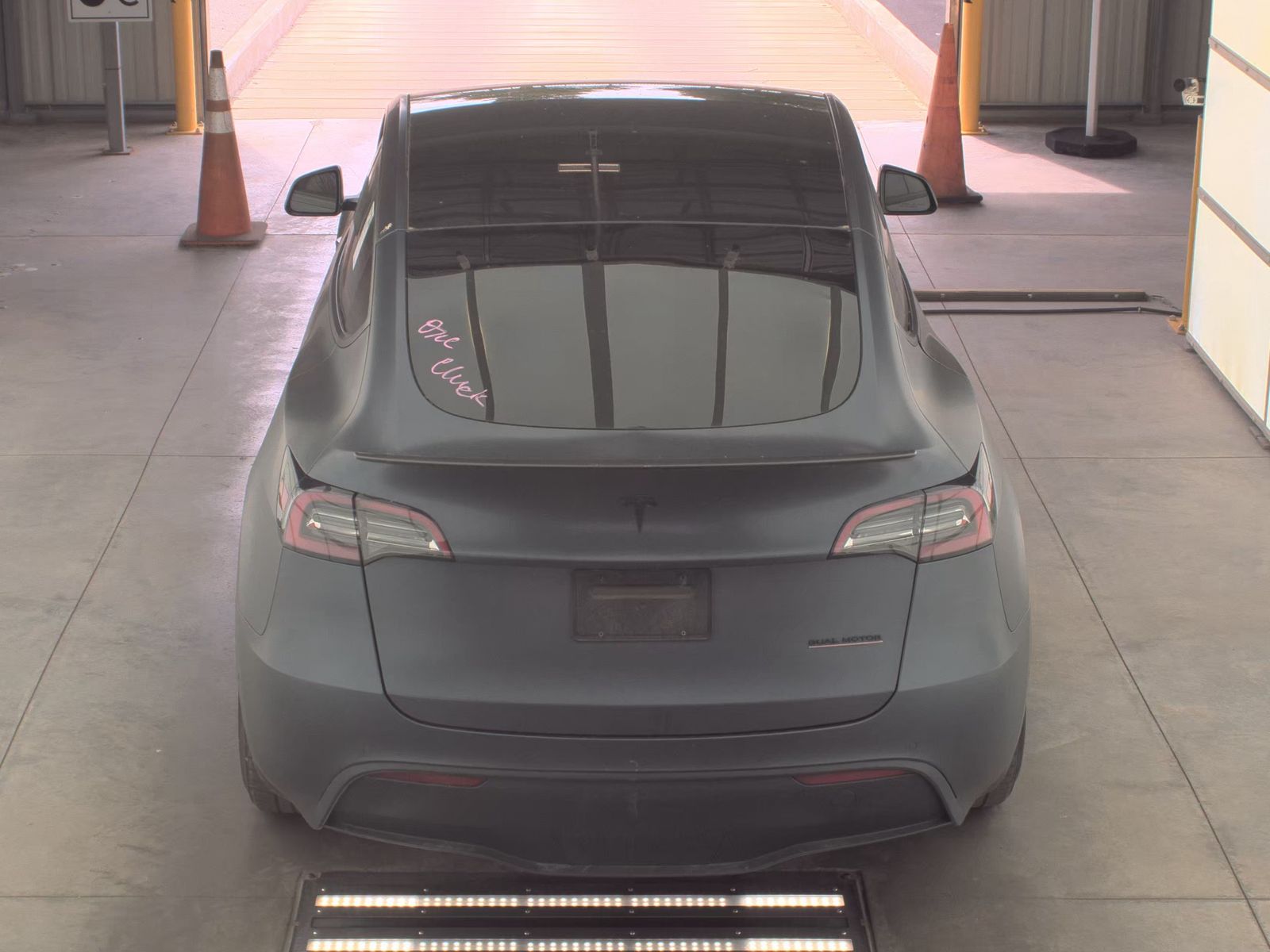 TESLA MODEL Y - 7