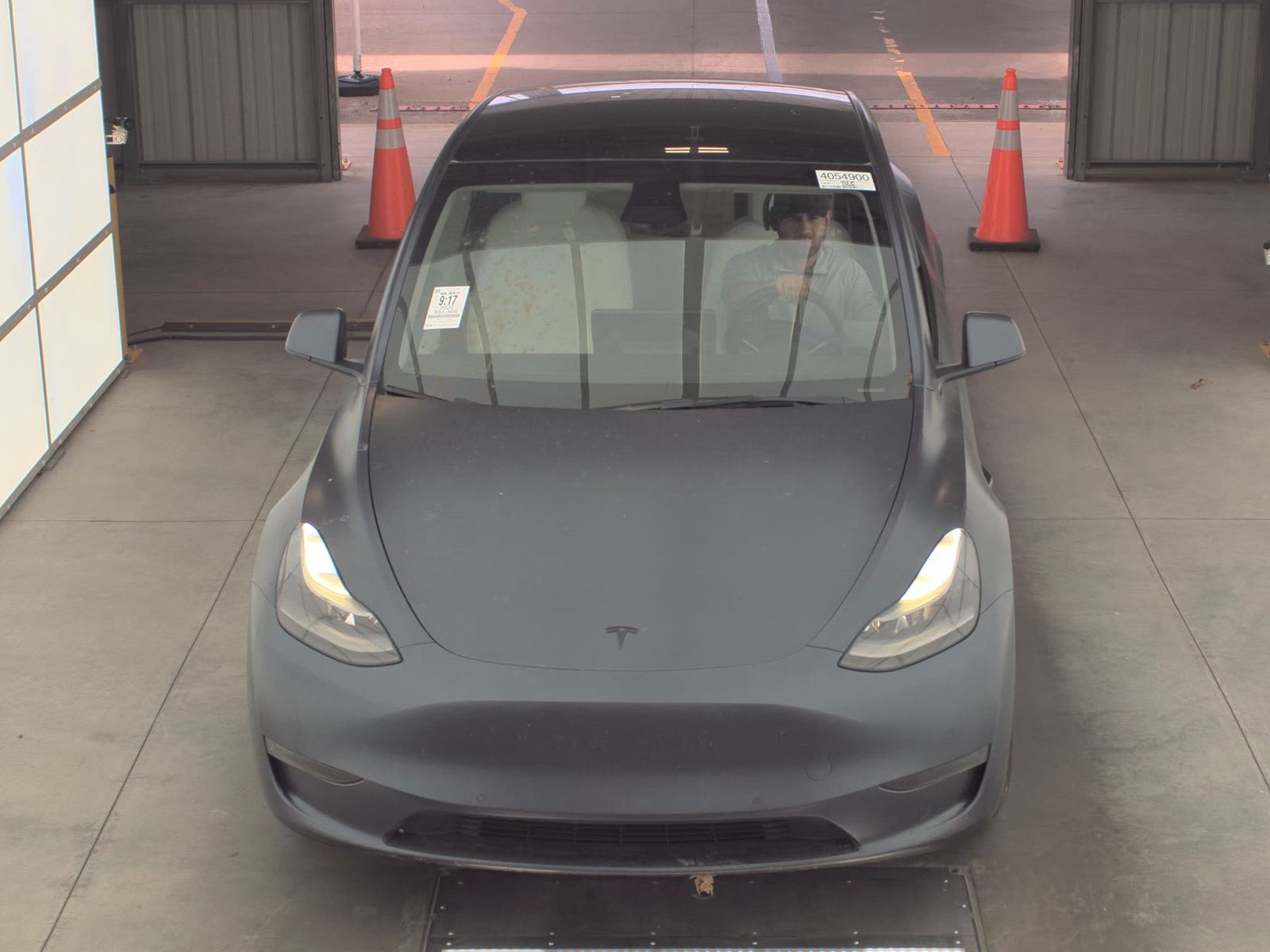 TESLA MODEL Y - 3