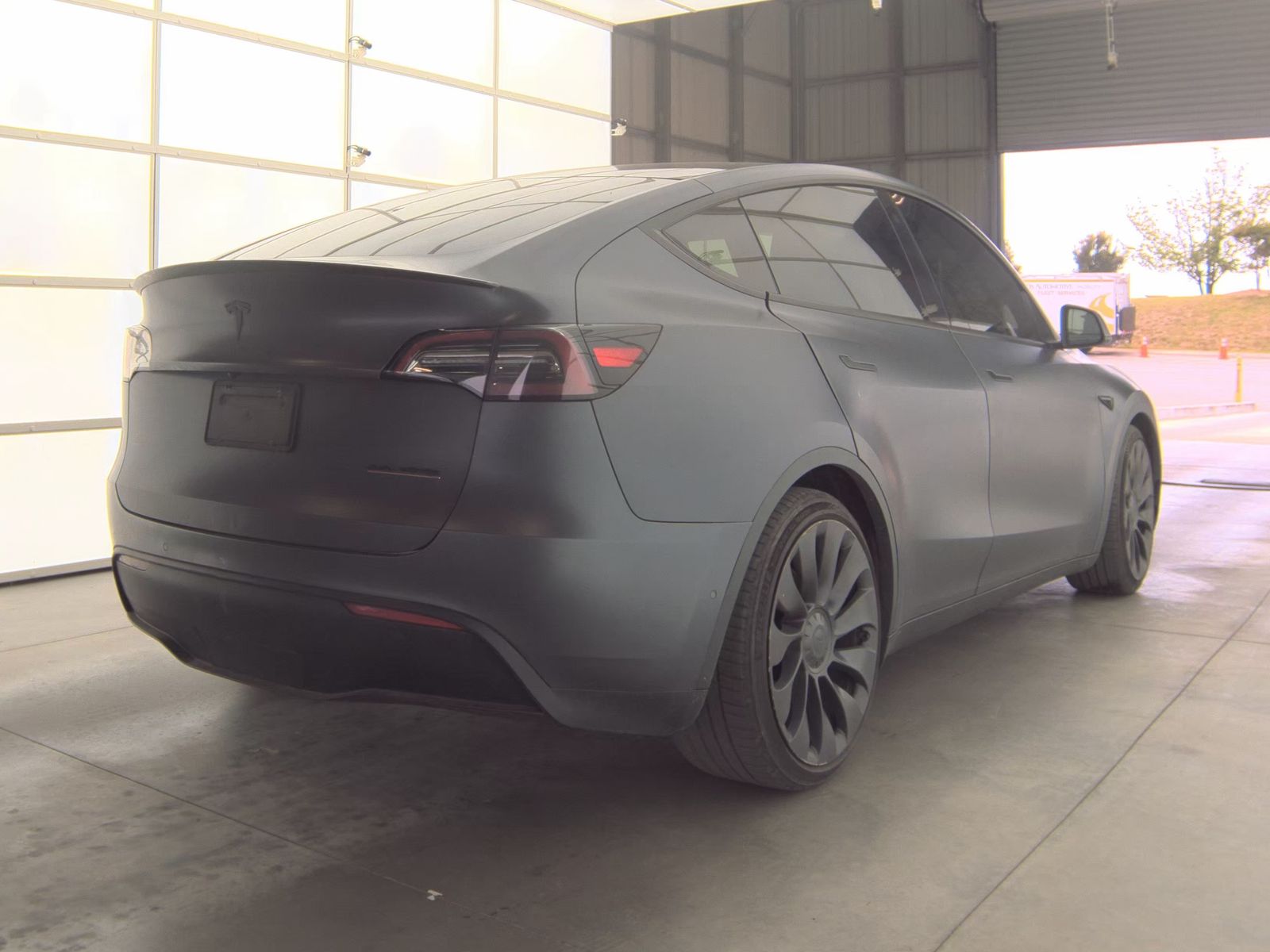 TESLA MODEL Y - 6