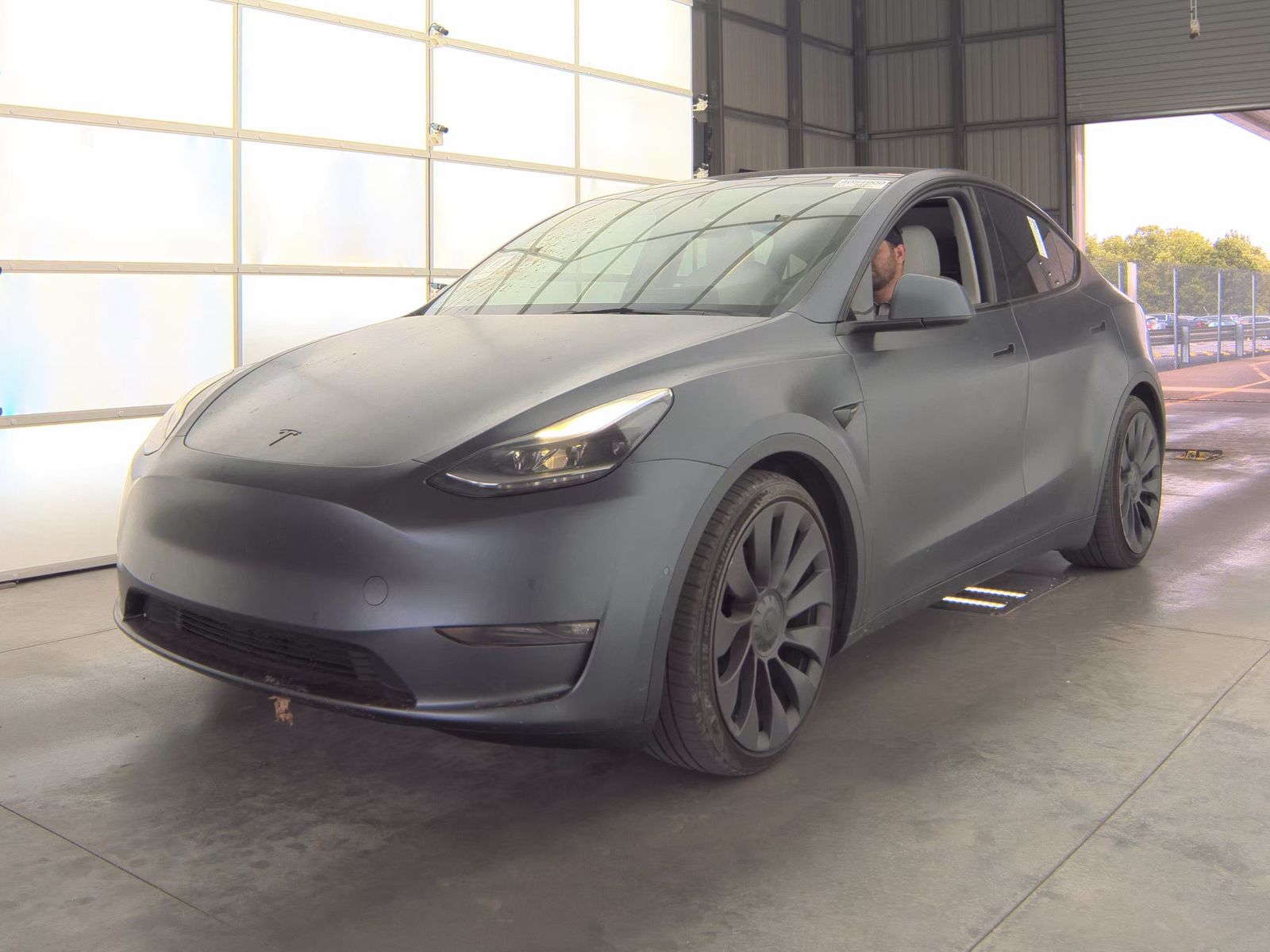 TESLA MODEL Y - 1