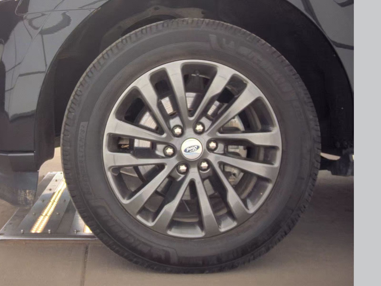 FORD EXPEDITION - 10