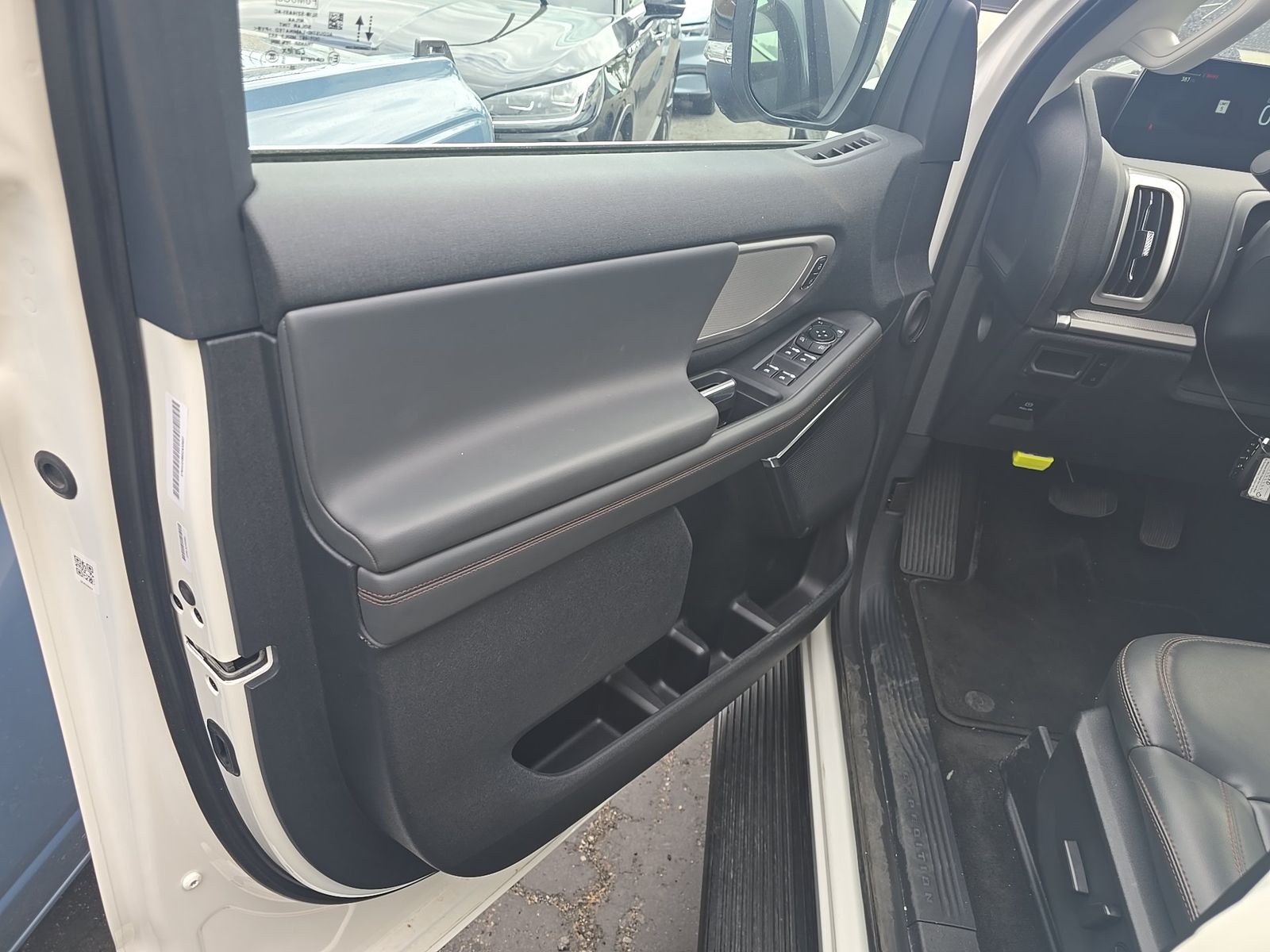 FORD EXPEDITION - 10