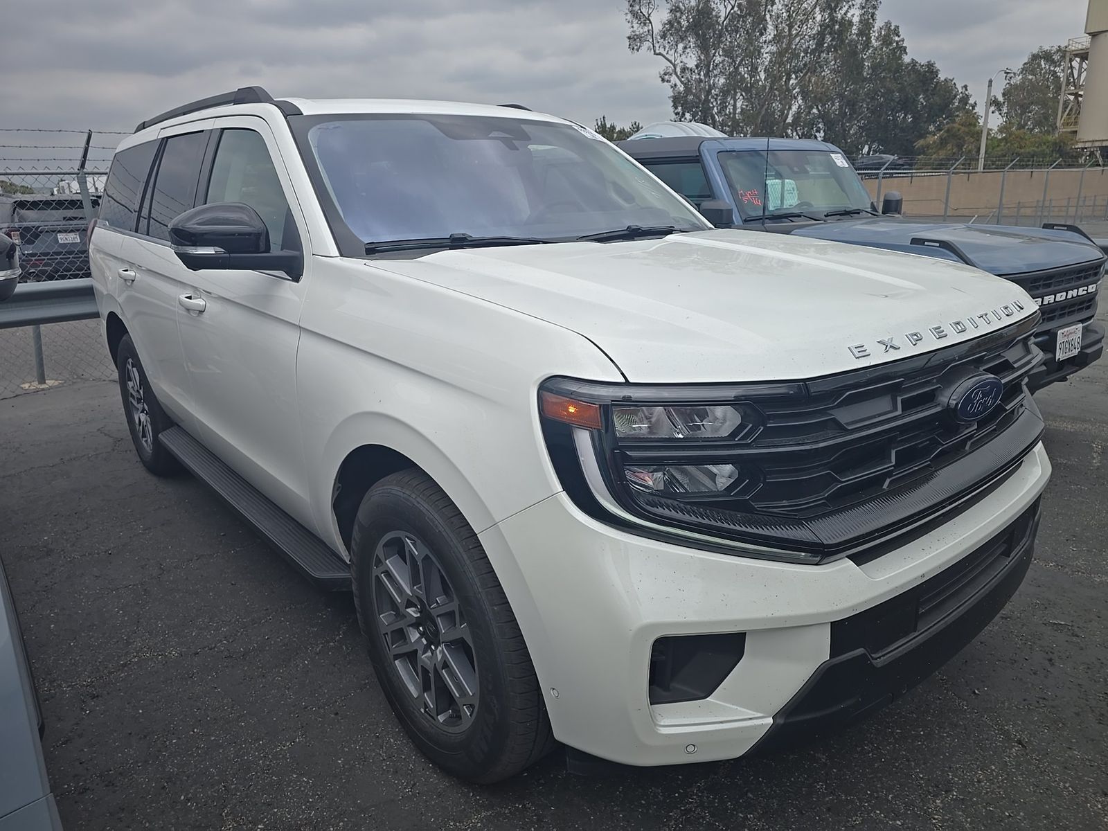 FORD EXPEDITION - 4