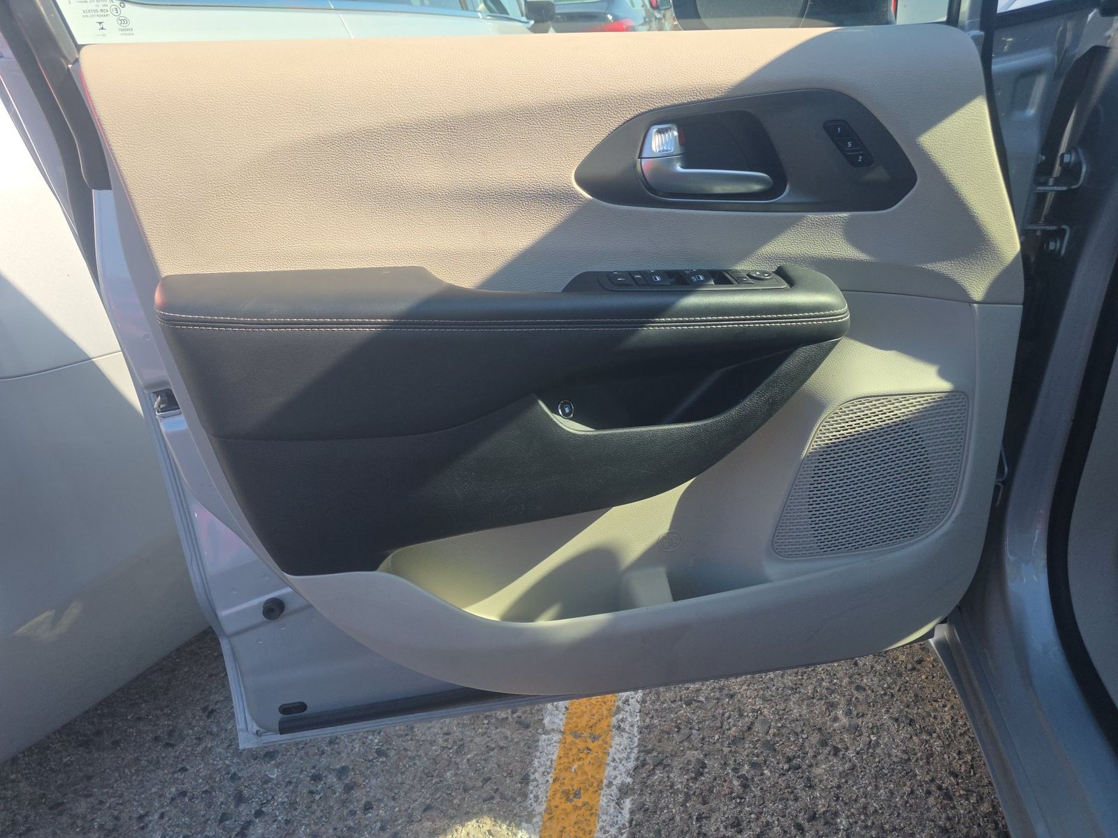 2024 Chrysler Pacifica Hybrid Select FWD