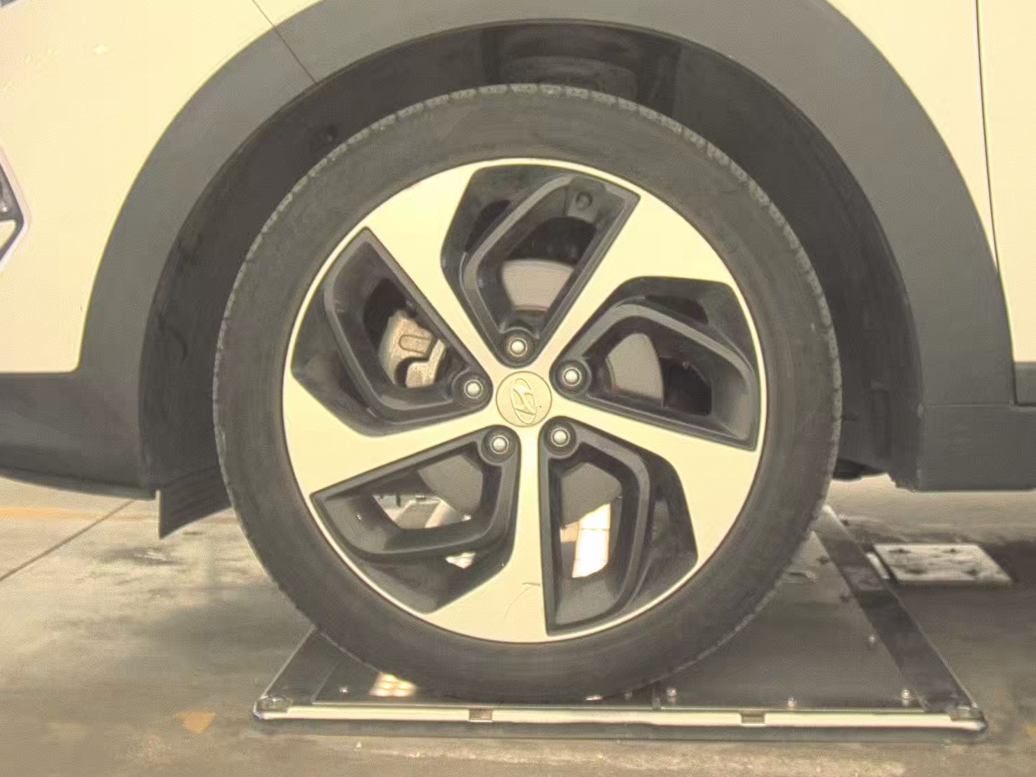 HYUNDAI TUCSON - 10