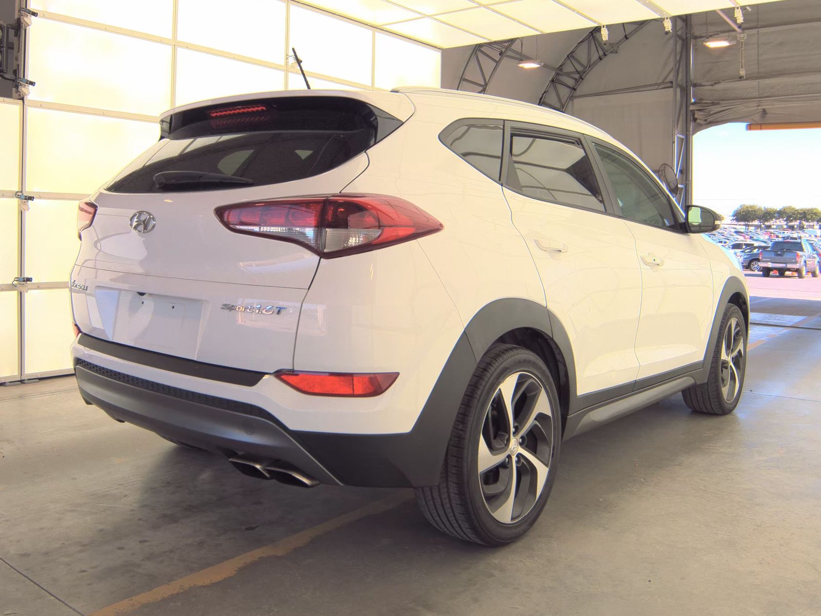 HYUNDAI TUCSON - 6