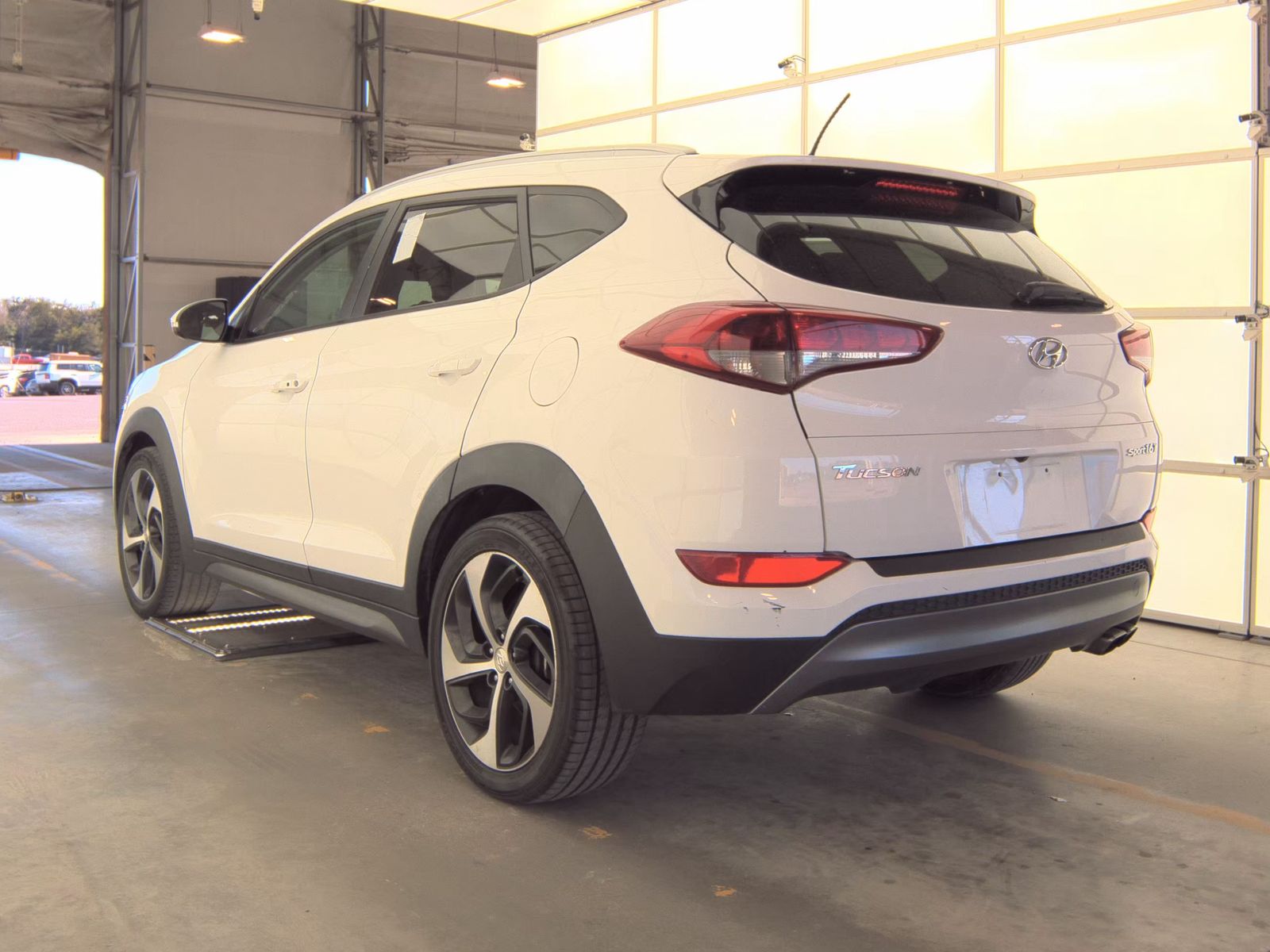 HYUNDAI TUCSON - 9