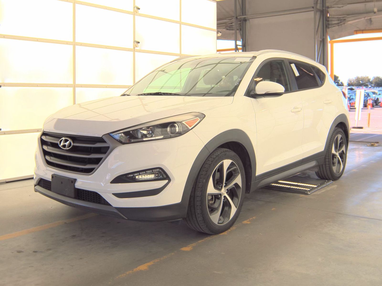 HYUNDAI TUCSON - 1
