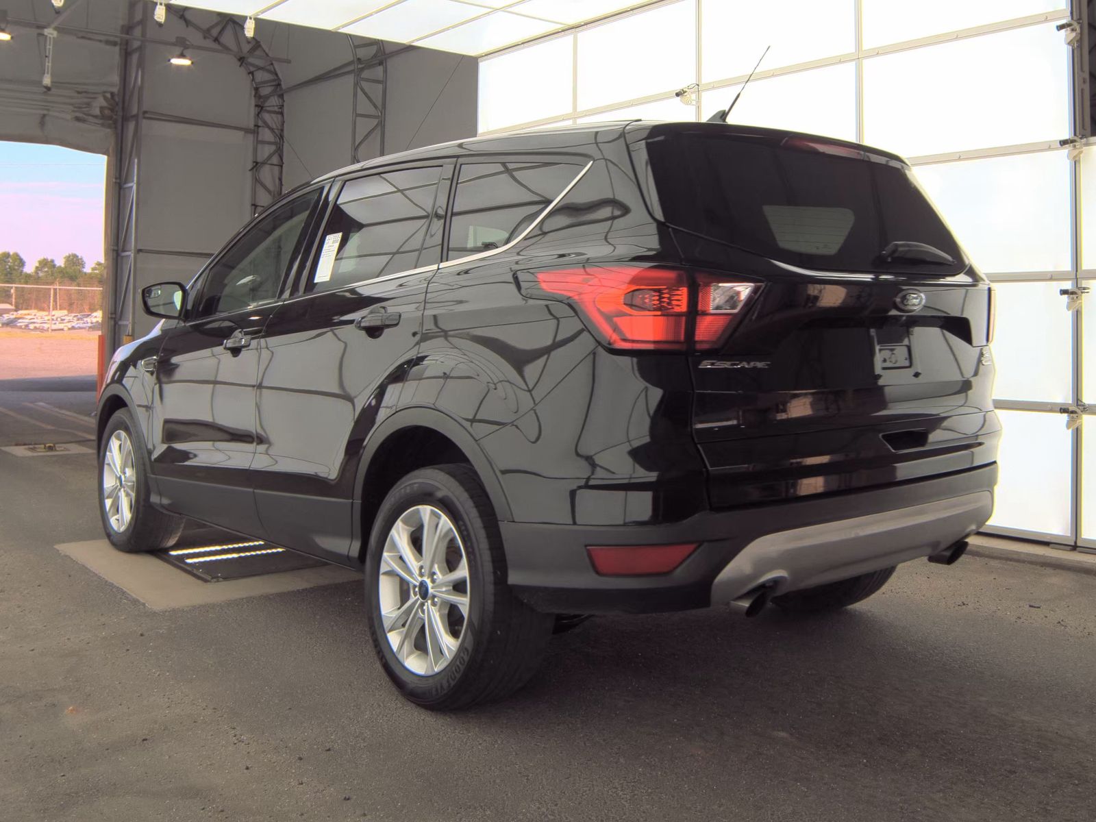 FORD ESCAPE - 9