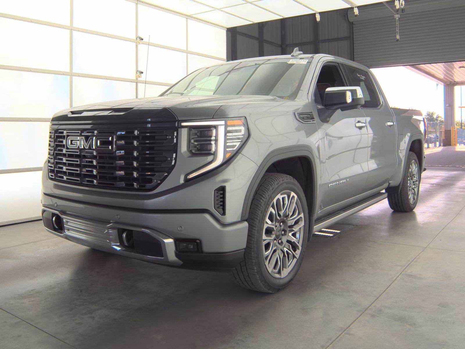 2023 GMC Sierra 4WD Crew Cab Short Box Denali Ultimate's photo