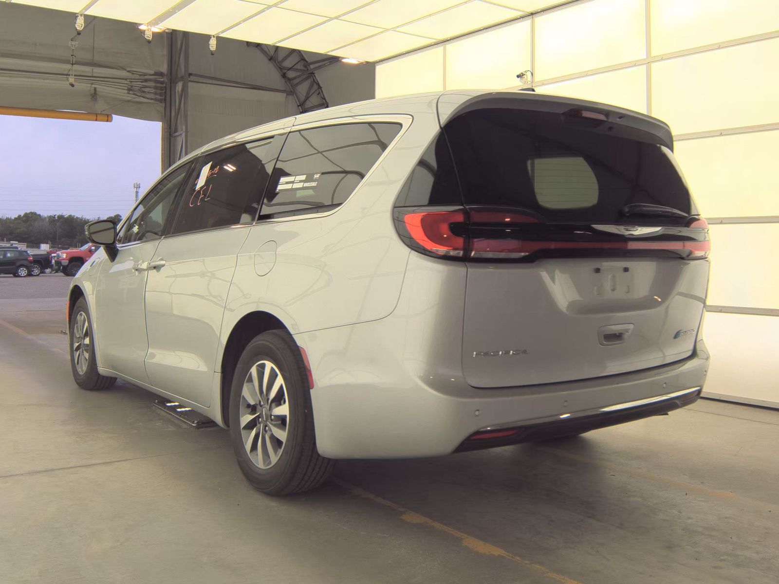 2024 Chrysler Pacifica Hybrid Select FWD