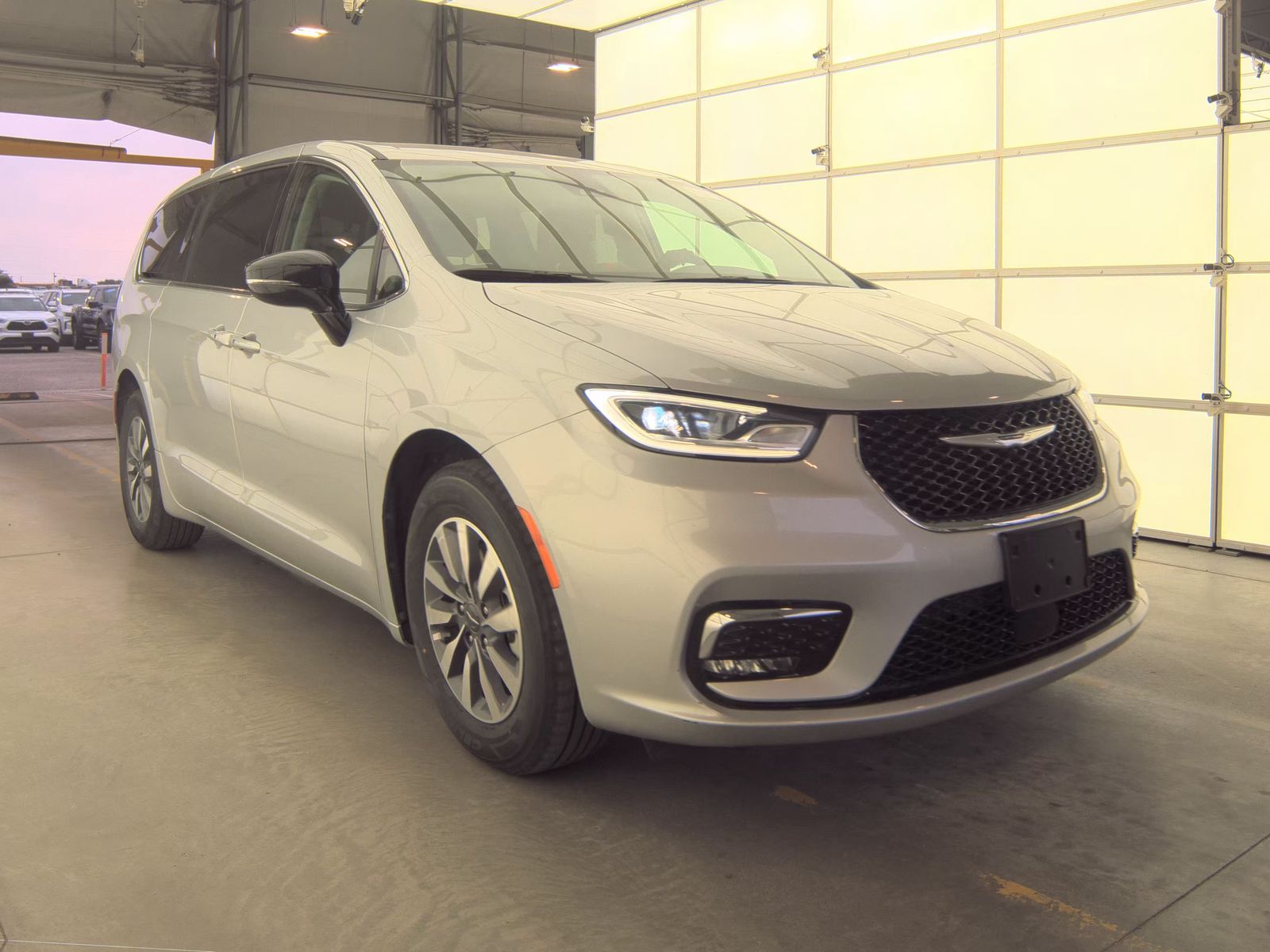 2024 Chrysler Pacifica Hybrid Select FWD
