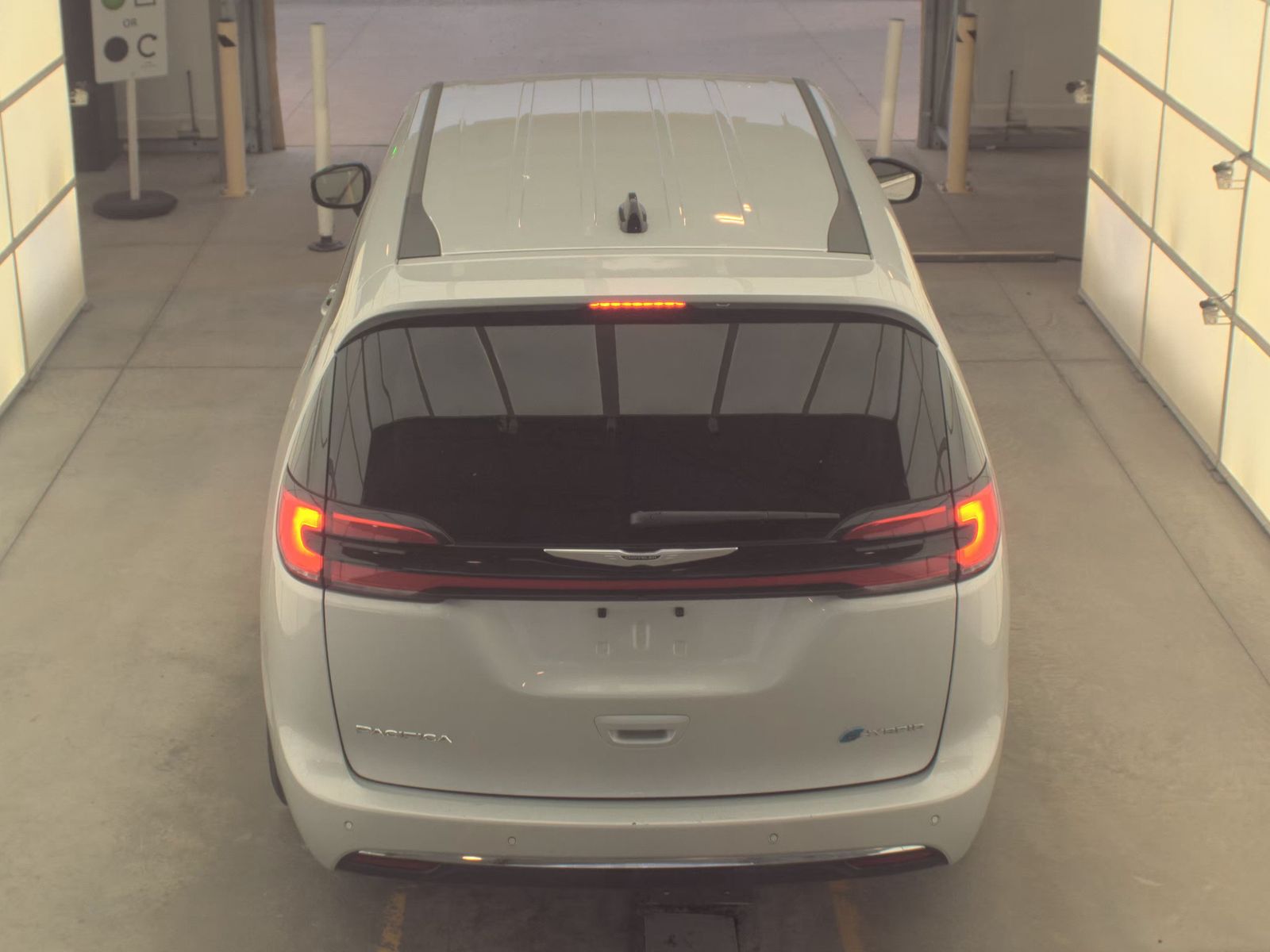 2024 Chrysler Pacifica Hybrid Select FWD