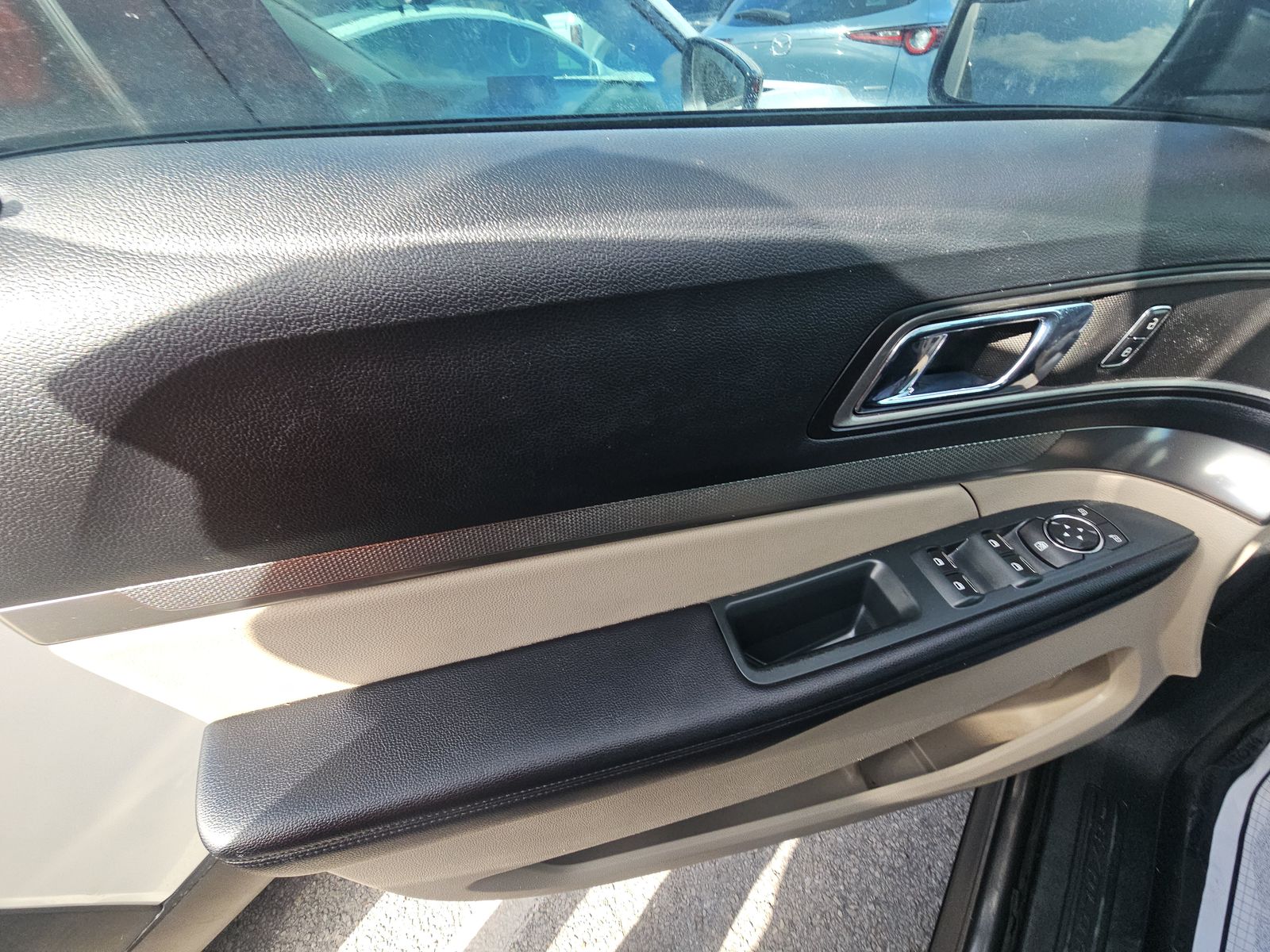 FORD EXPLORER - 10