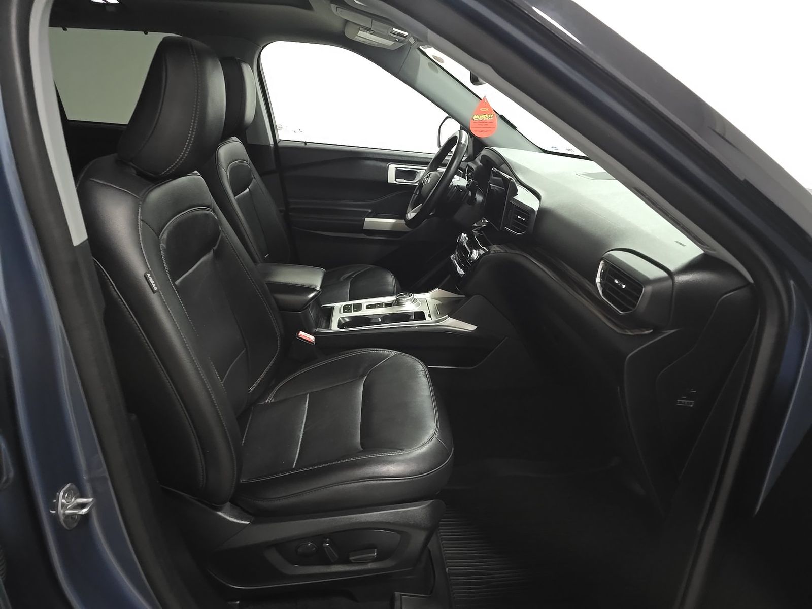FORD EXPLORER - 9