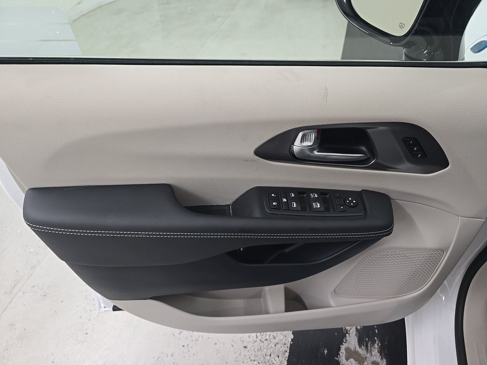 2024 Chrysler Pacifica Hybrid Select FWD