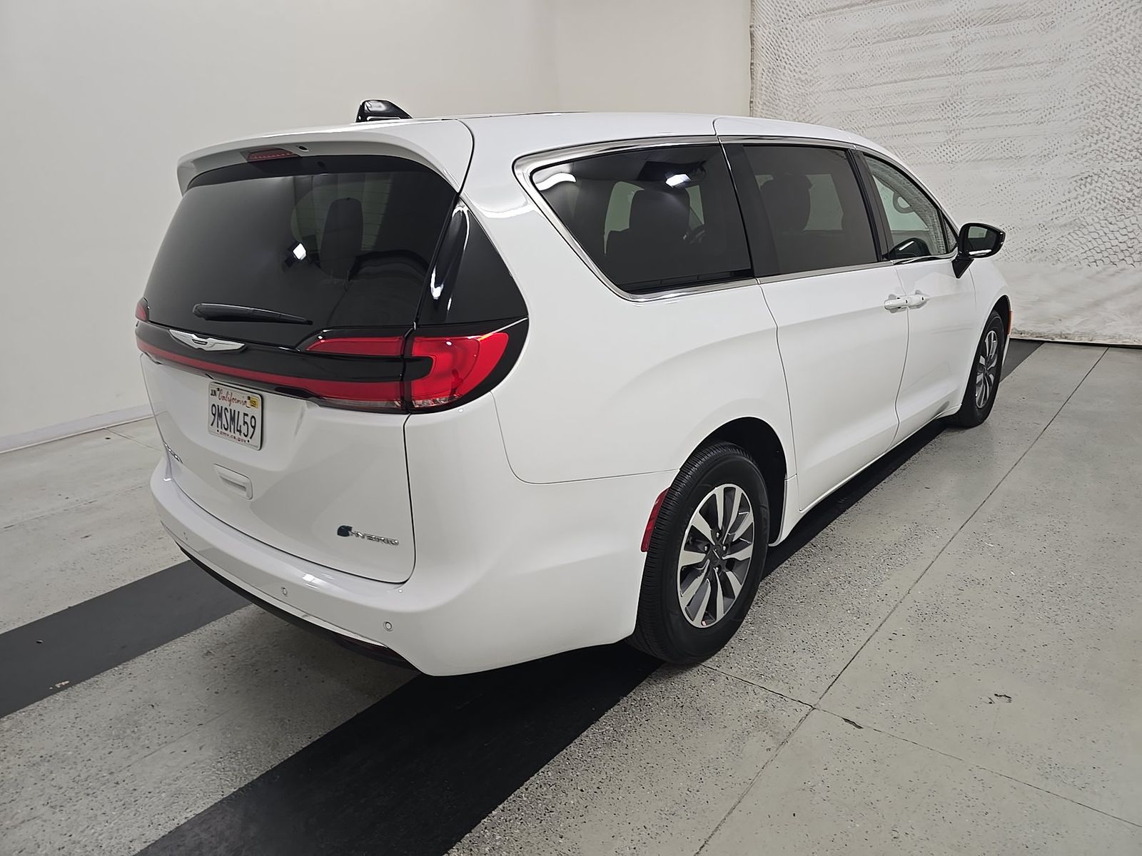 2024 Chrysler Pacifica Hybrid Select FWD