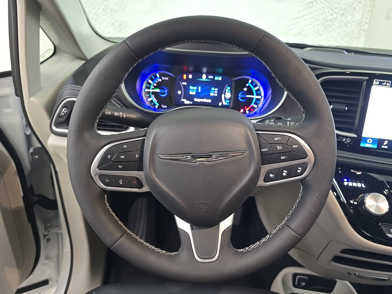 2024 Chrysler Pacifica Hybrid Select FWD