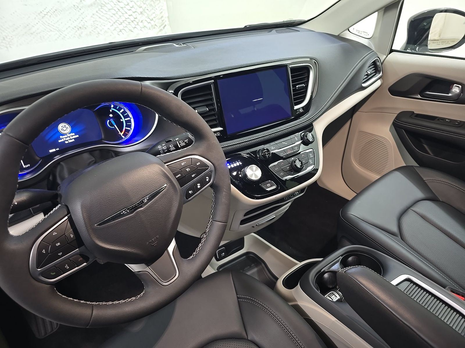 2024 Chrysler Pacifica Hybrid Select FWD