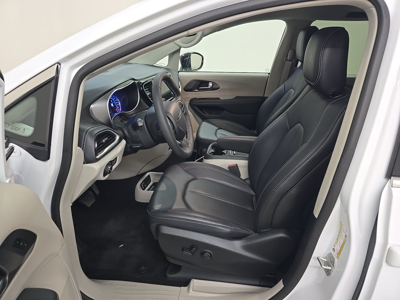2024 Chrysler Pacifica Hybrid Select FWD