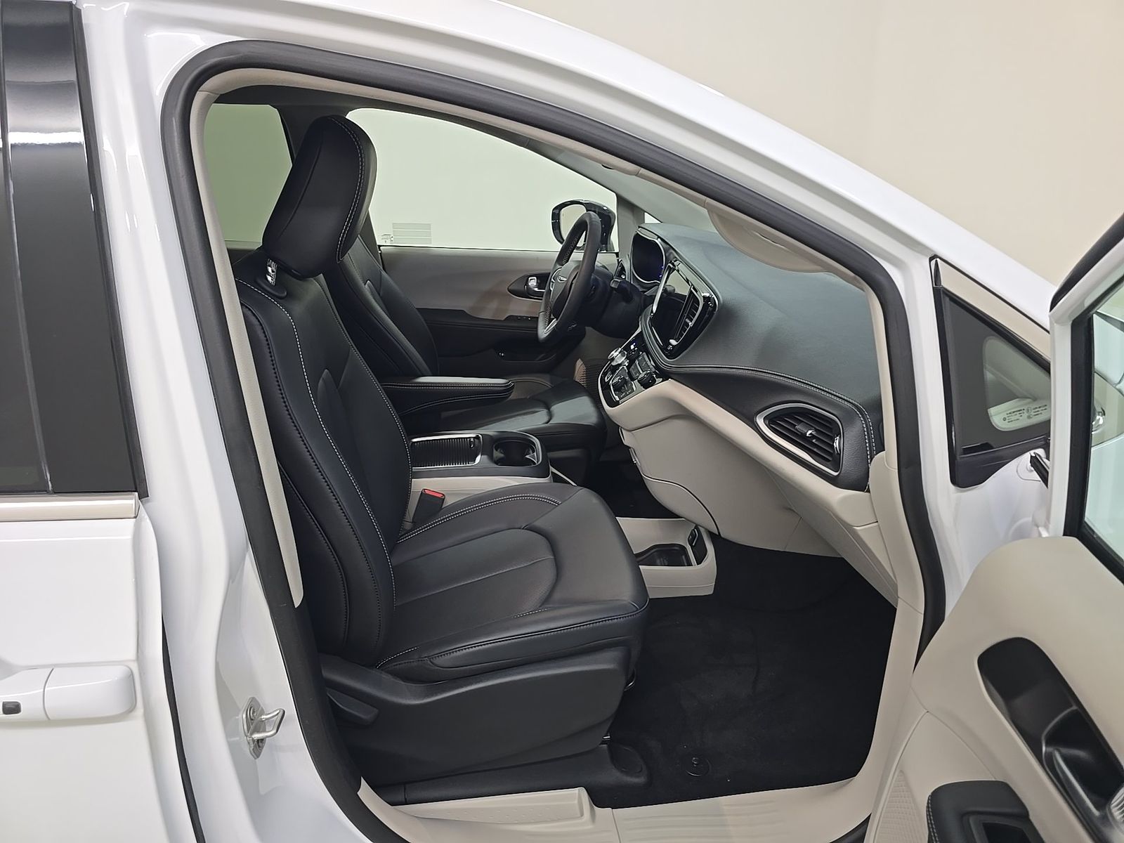 2024 Chrysler Pacifica Hybrid Select FWD