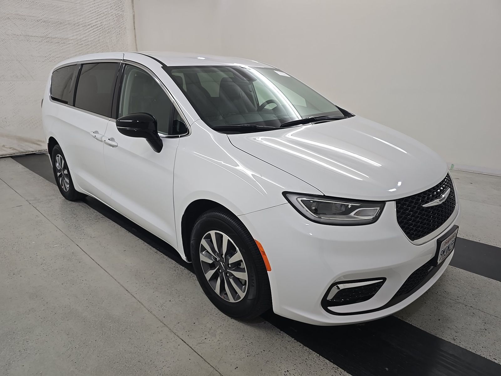 2024 Chrysler Pacifica Hybrid Select FWD