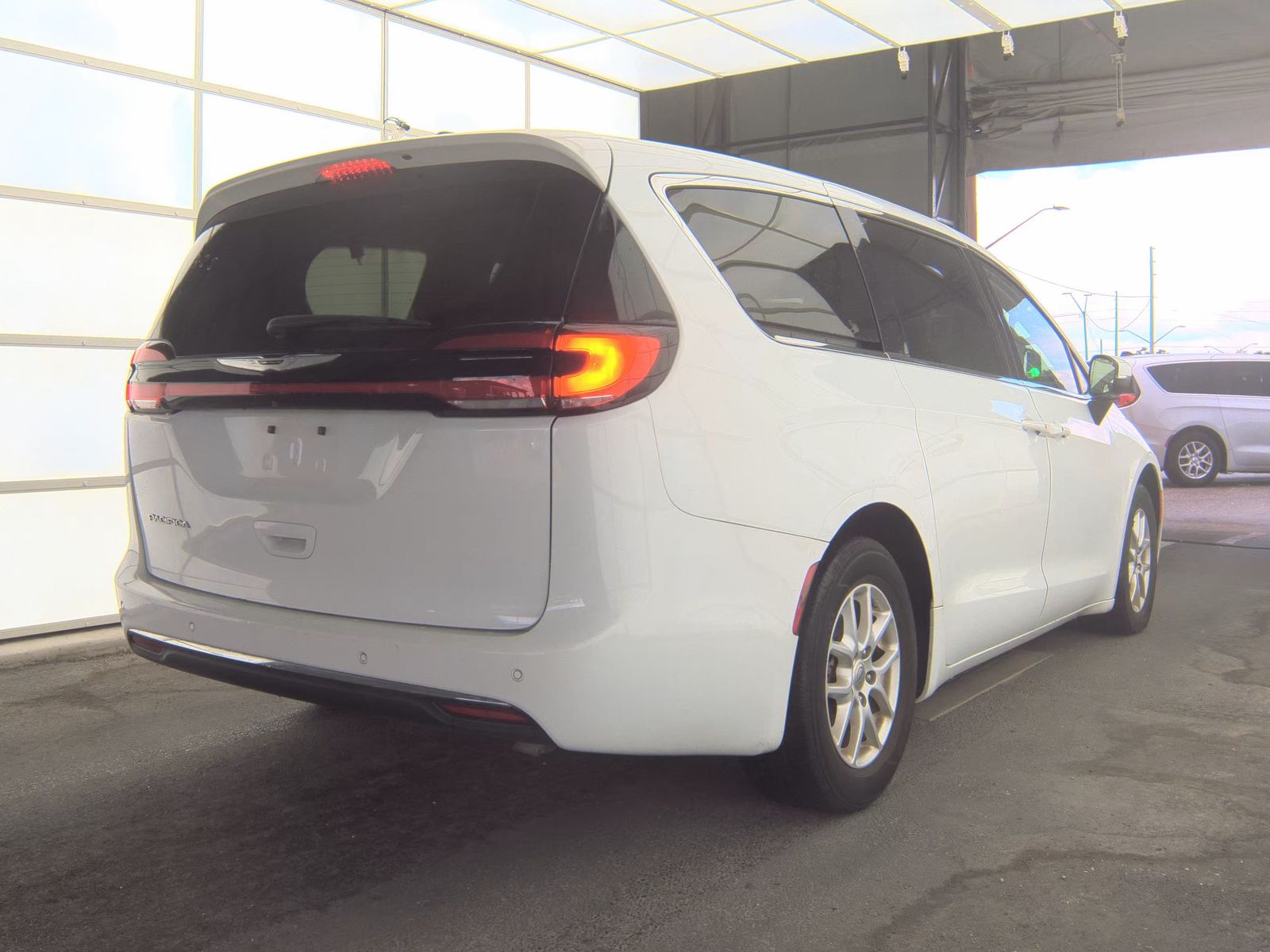 2023 Chrysler Pacifica Touring L FWD