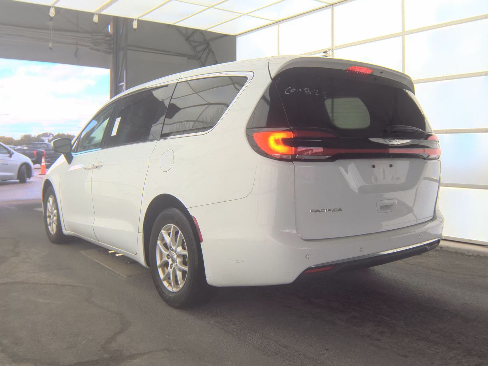 2023 Chrysler Pacifica Touring L FWD