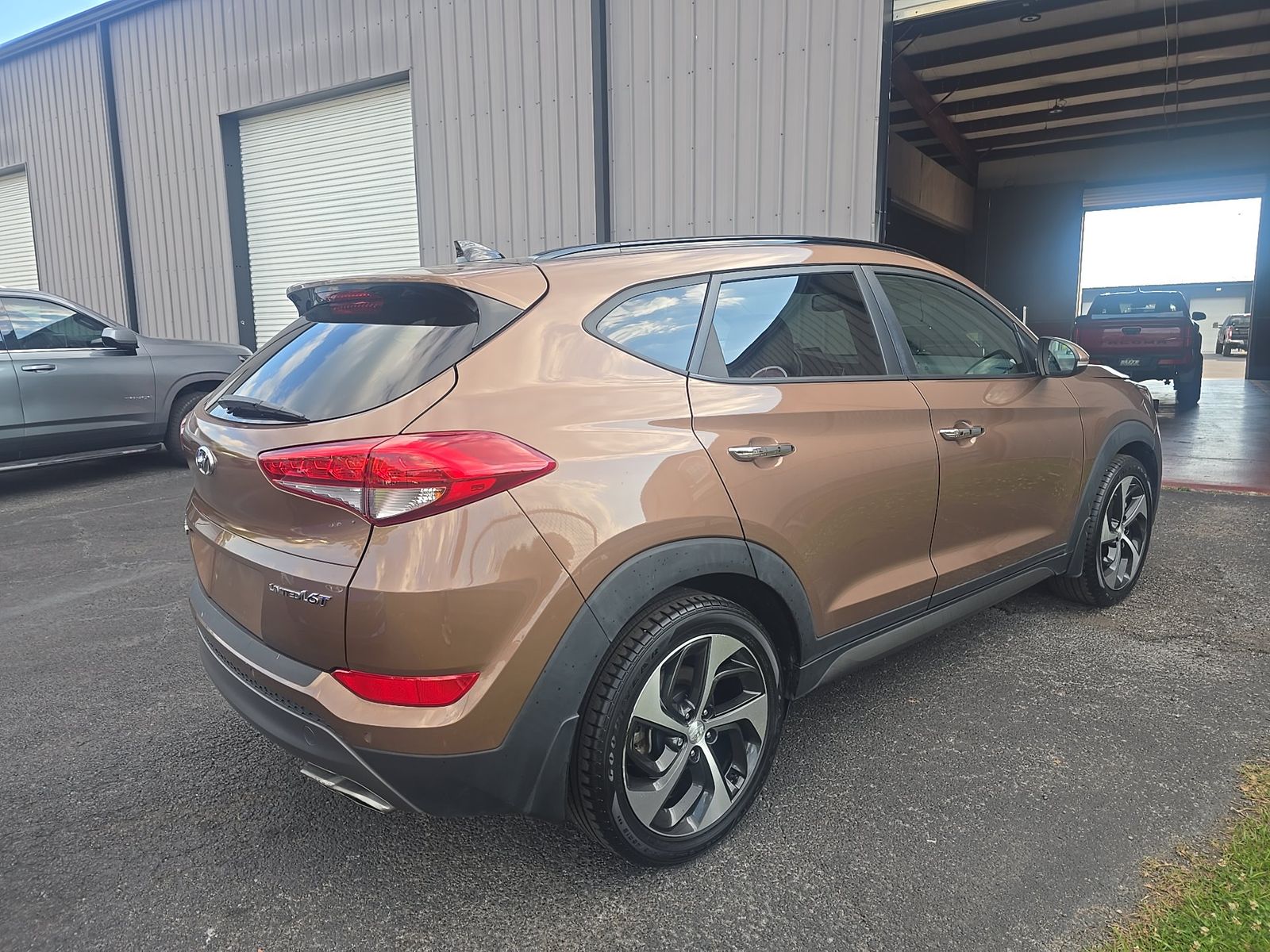 HYUNDAI TUCSON - 5