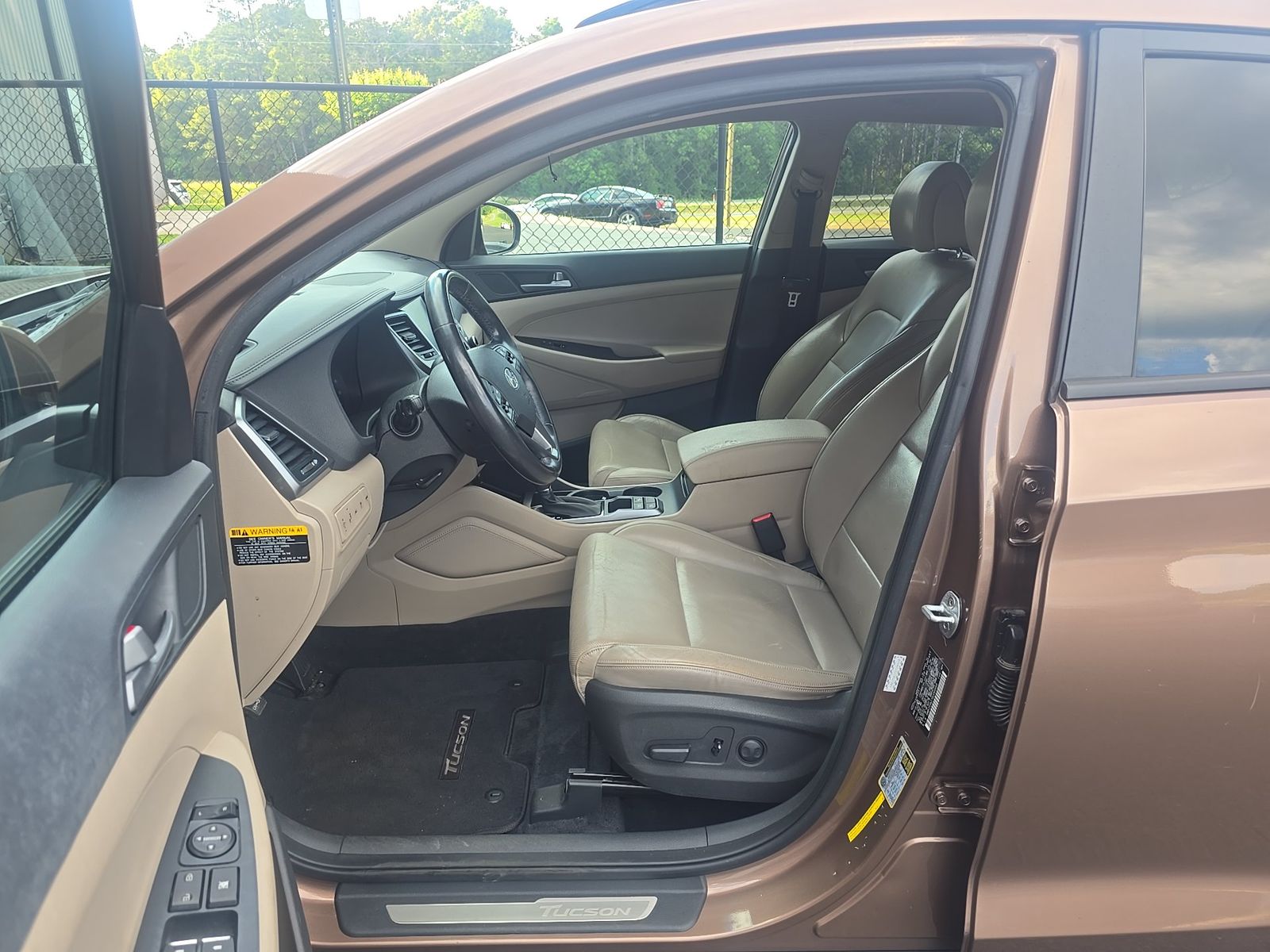 HYUNDAI TUCSON - 8