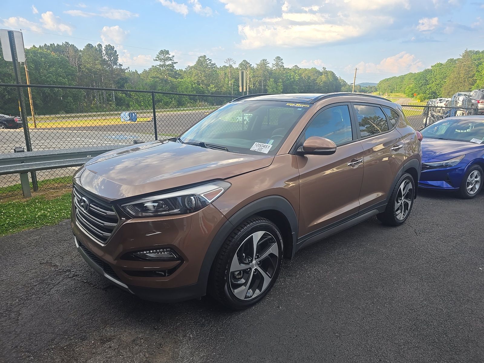 HYUNDAI TUCSON - 1