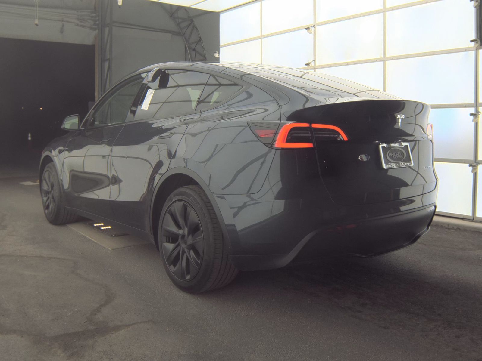 TESLA MODEL Y - 9