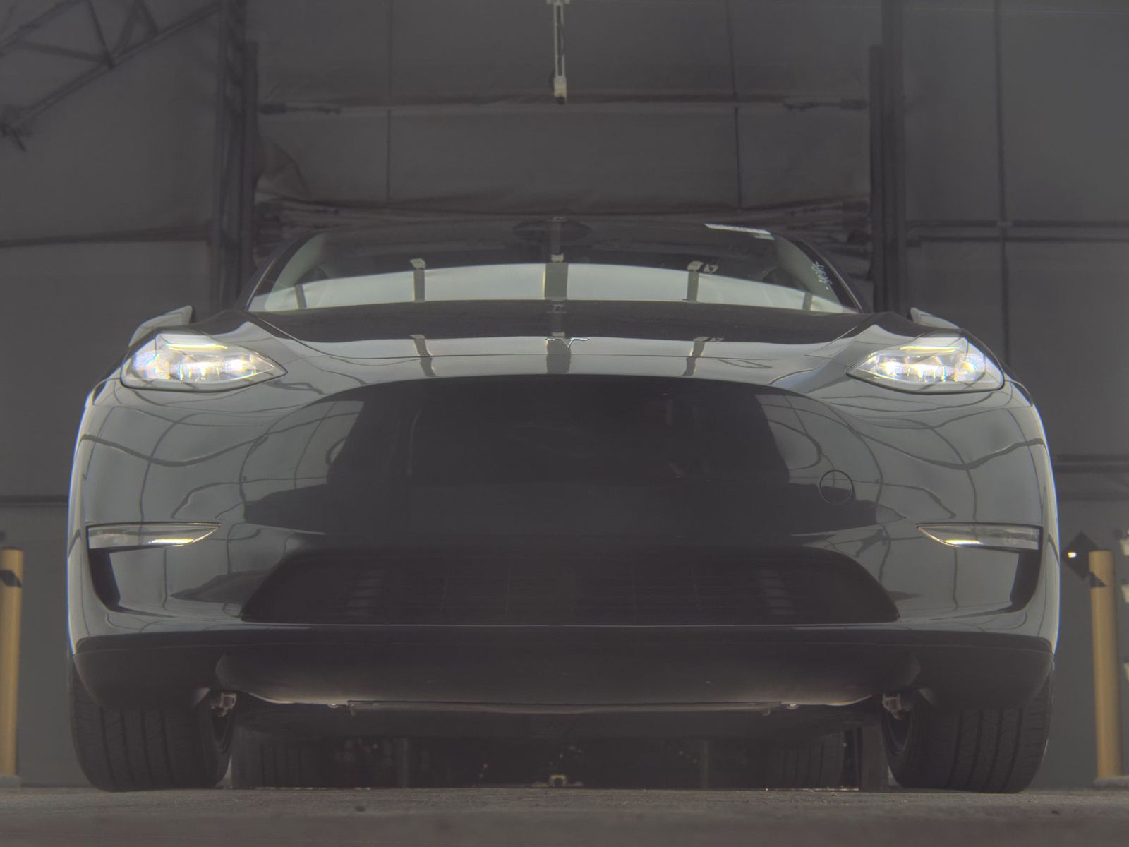 TESLA MODEL Y - 4