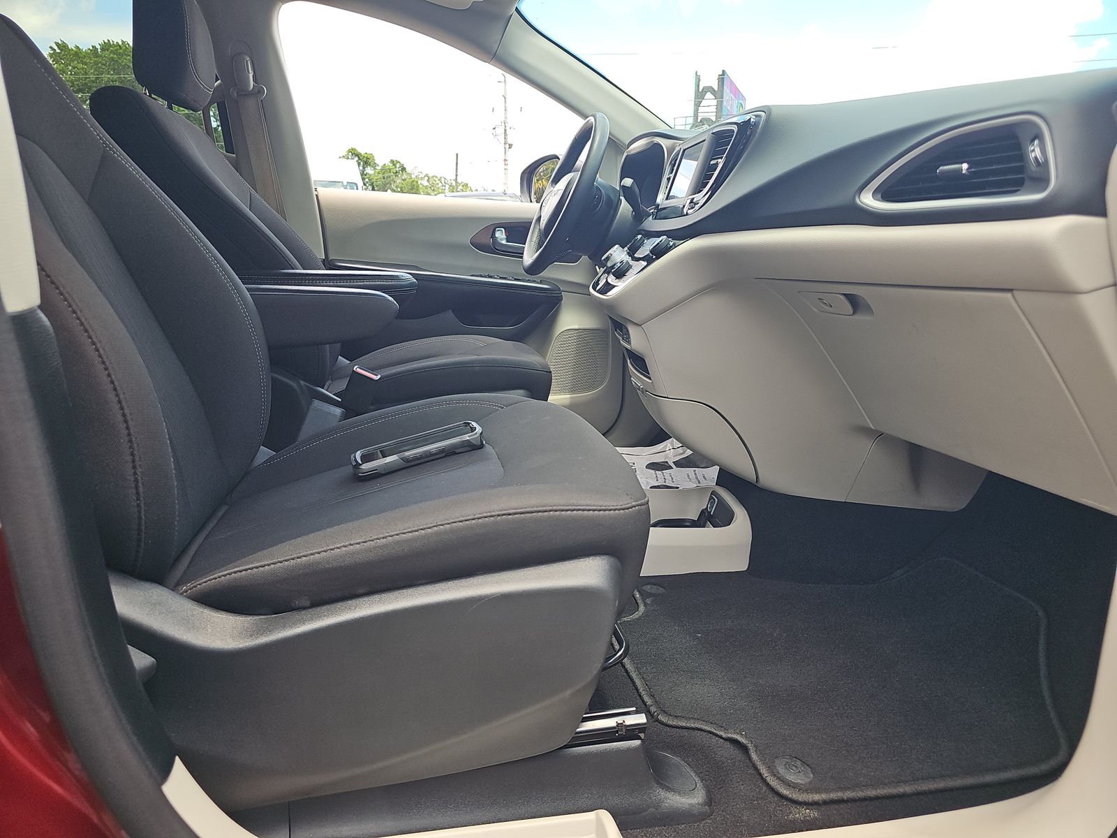 CHRYSLER VOYAGER - 9
