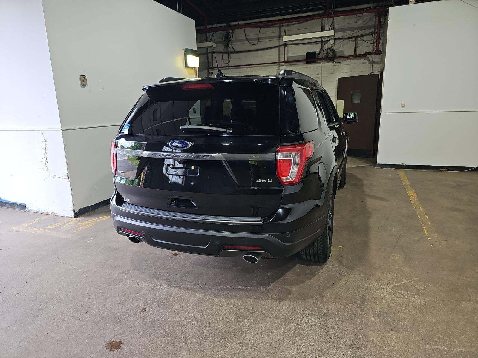 FORD EXPLORER - 3