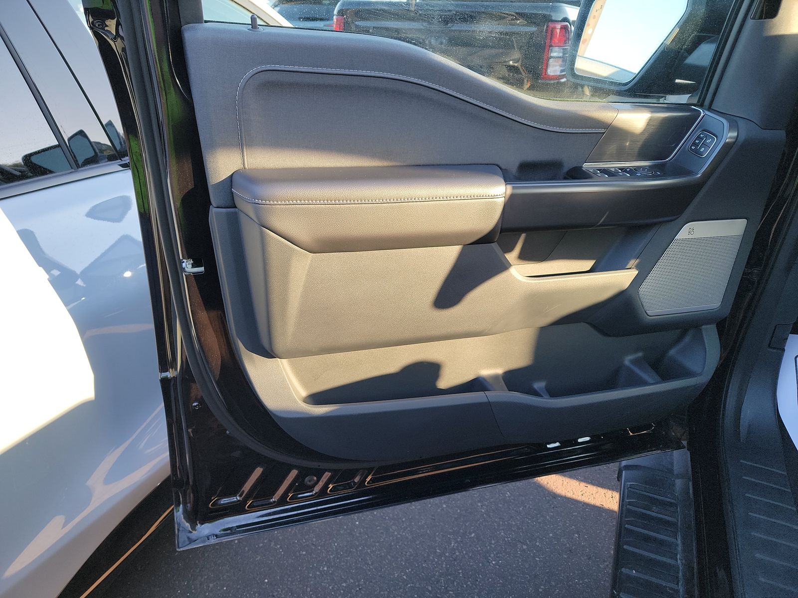 2025 Ford F-150 Lariat AWD