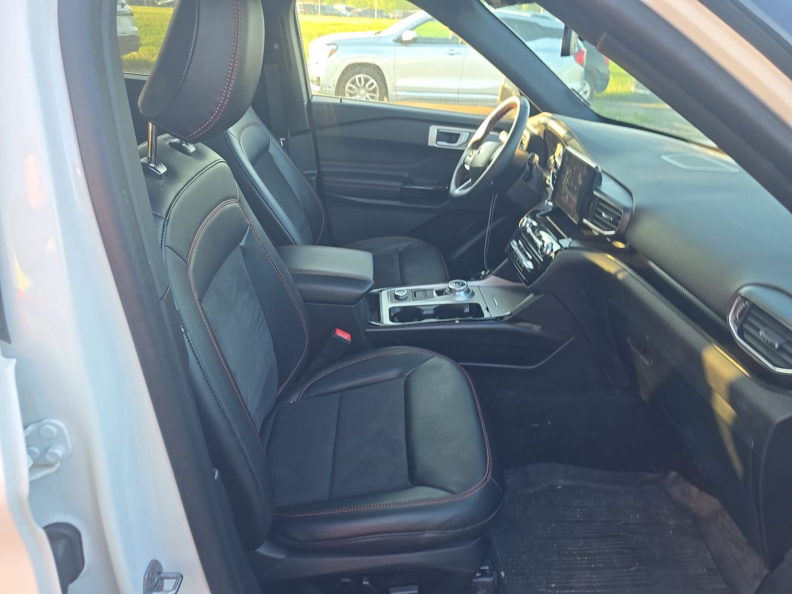 FORD EXPLORER - 9