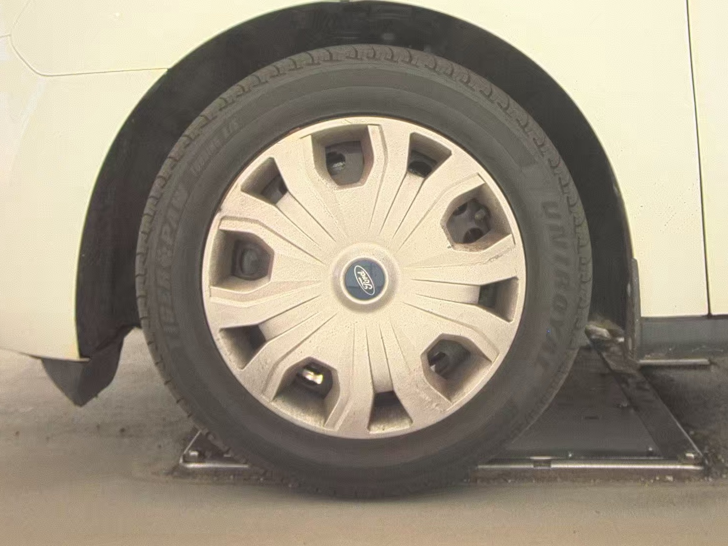 FORD TRANSIT CONNECT - 10