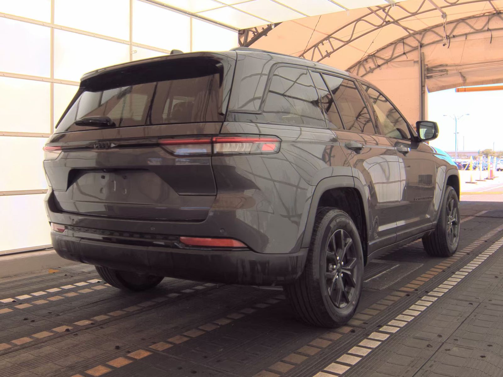 2024 Jeep Grand Cherokee Altitude RWD
