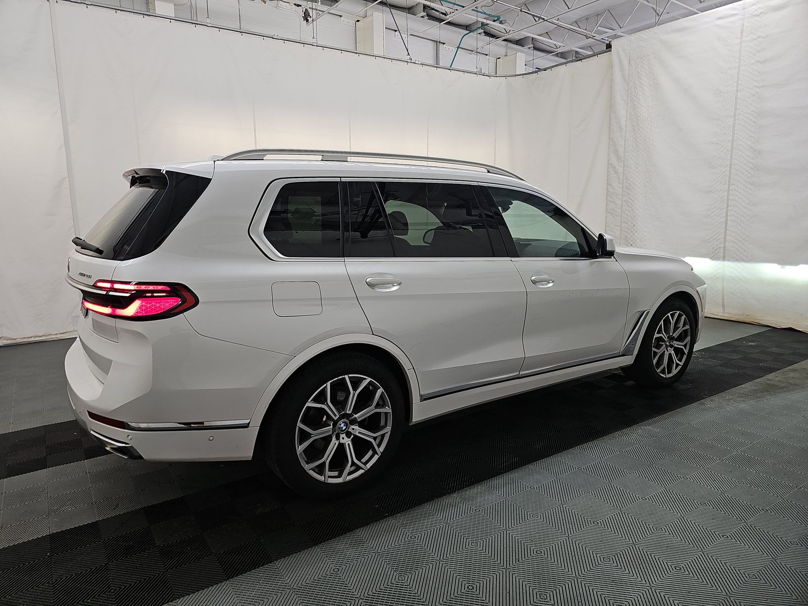 2023 BMW X7 xDrive40i AWD