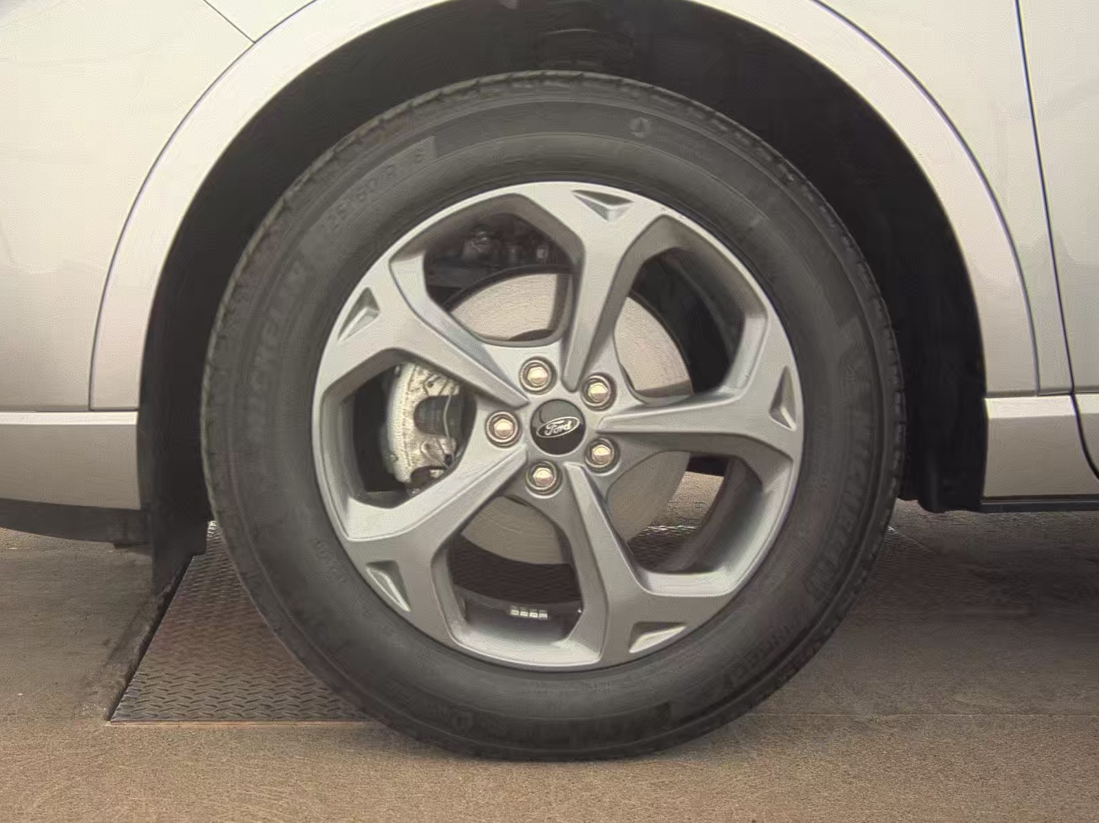 FORD ESCAPE - 10