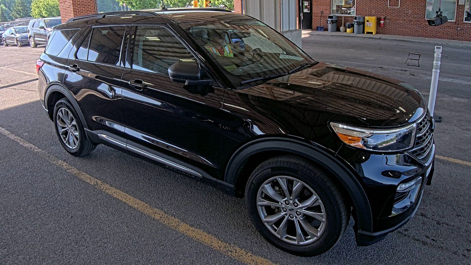 FORD EXPLORER - 4