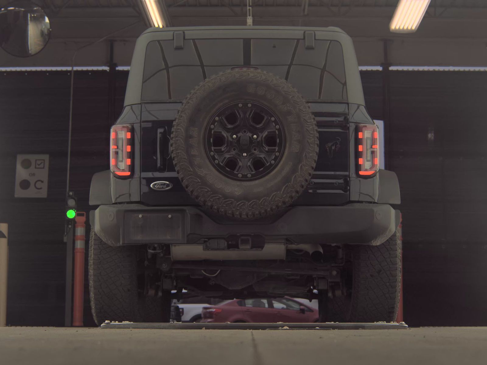 FORD BRONCO - 8