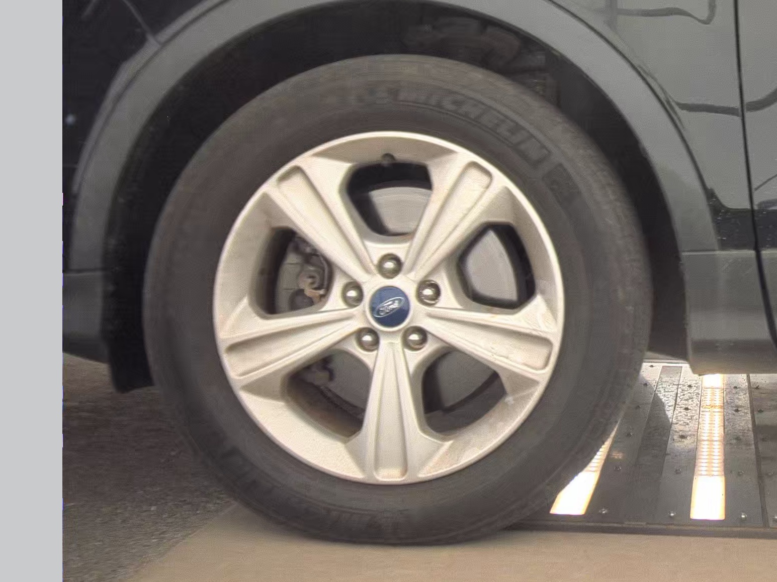 FORD ESCAPE - 10