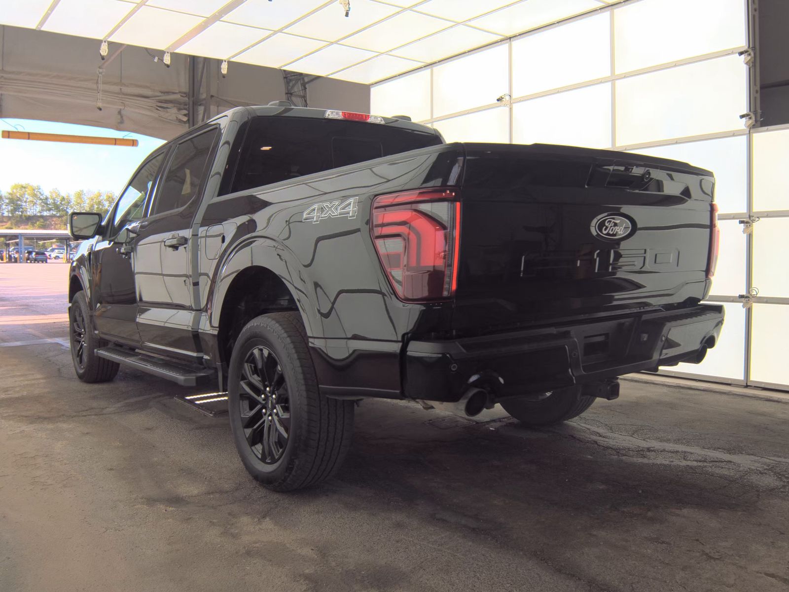 2025 Ford F-150 Lariat AWD