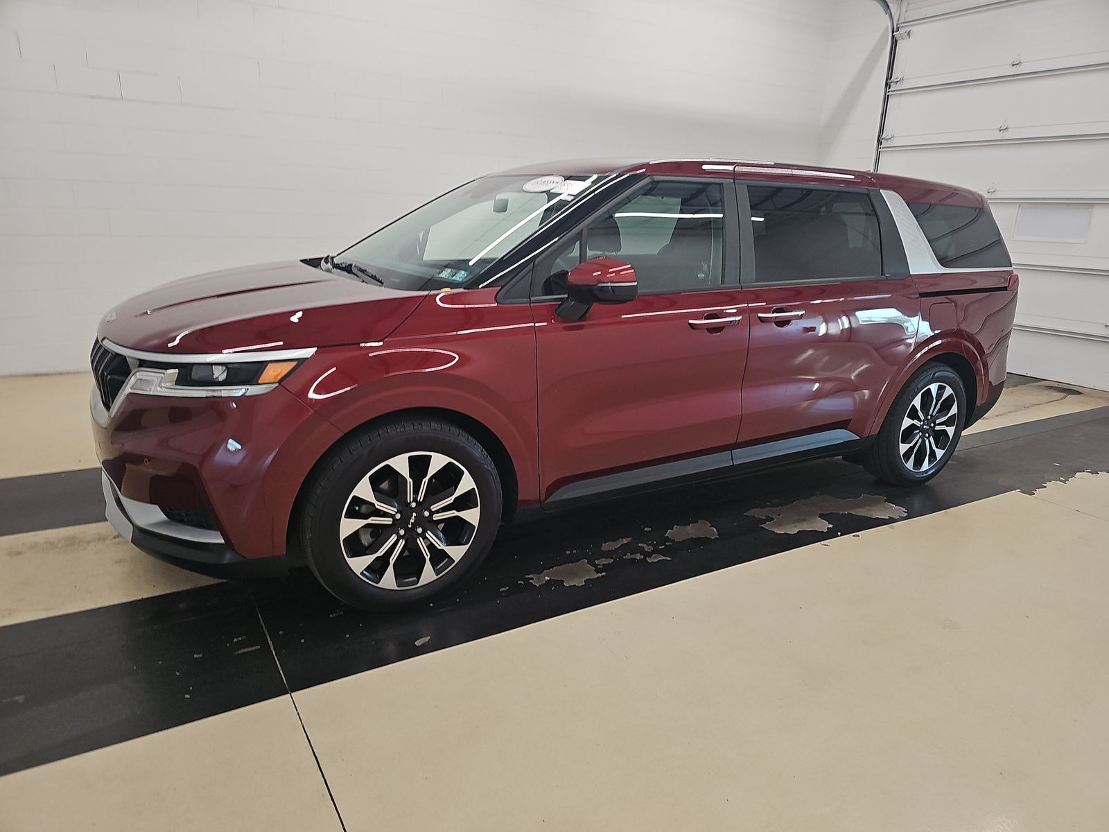 2024 Kia Sedona EX's photo