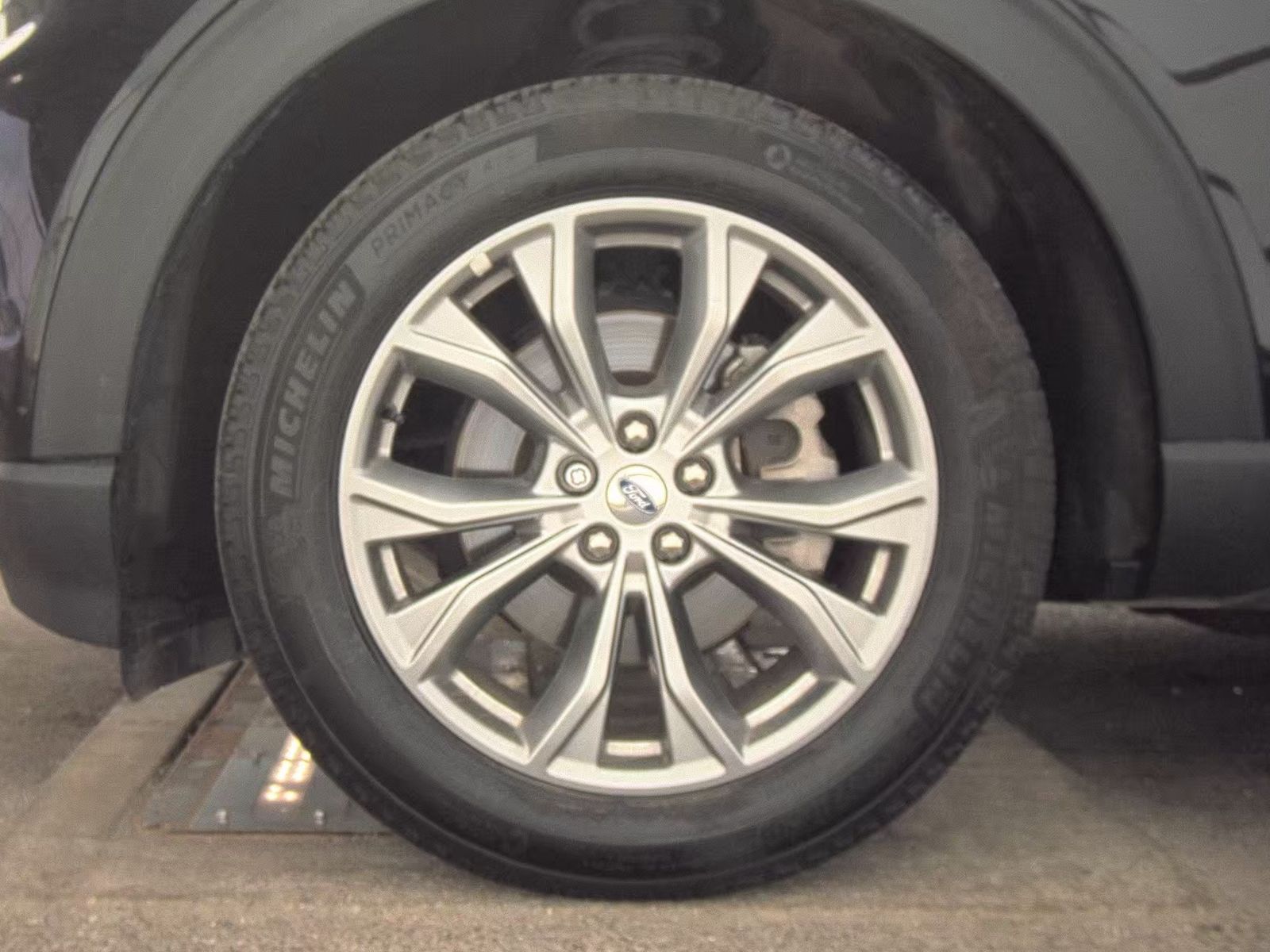 FORD EXPLORER - 10
